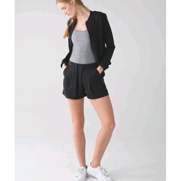 Lululemon & Go Keepsake Black‎ Tencel Pleated Shorts Size 10 - Picture 3 of 12